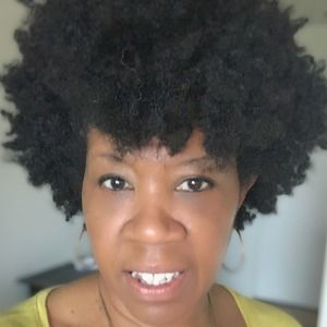 Meet your Posher, Crystal